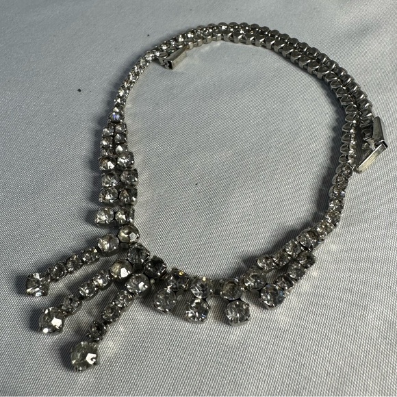 Vintage prong set rhinestone choker style necklace - Picture 6 of 6